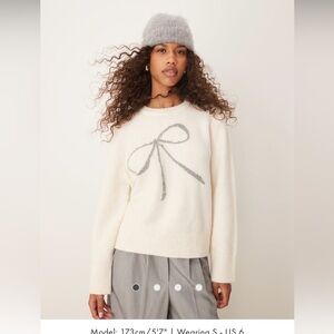 Abercrombie & Fitch Cream Bow-Accent Women's Crewneck Sweater Size XD